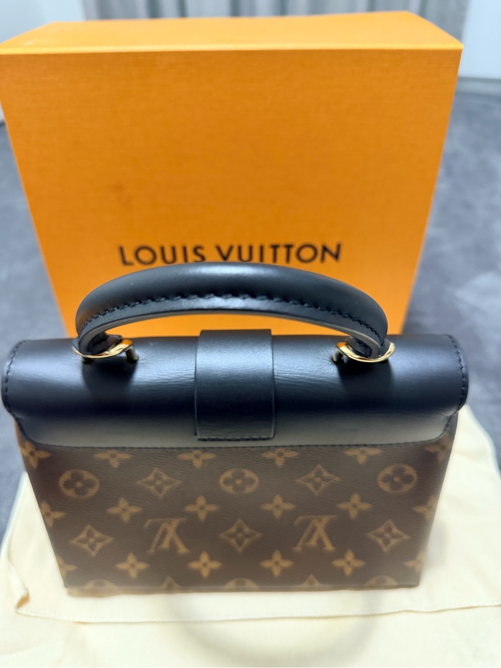 Louis Vuitton Locky BB - Picture 8 of 13